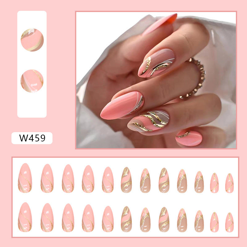 Ongles ondulés en forme d'amande, brillants et scintillants