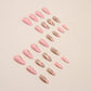 Ongles ondulés en forme d'amande, brillants et scintillants